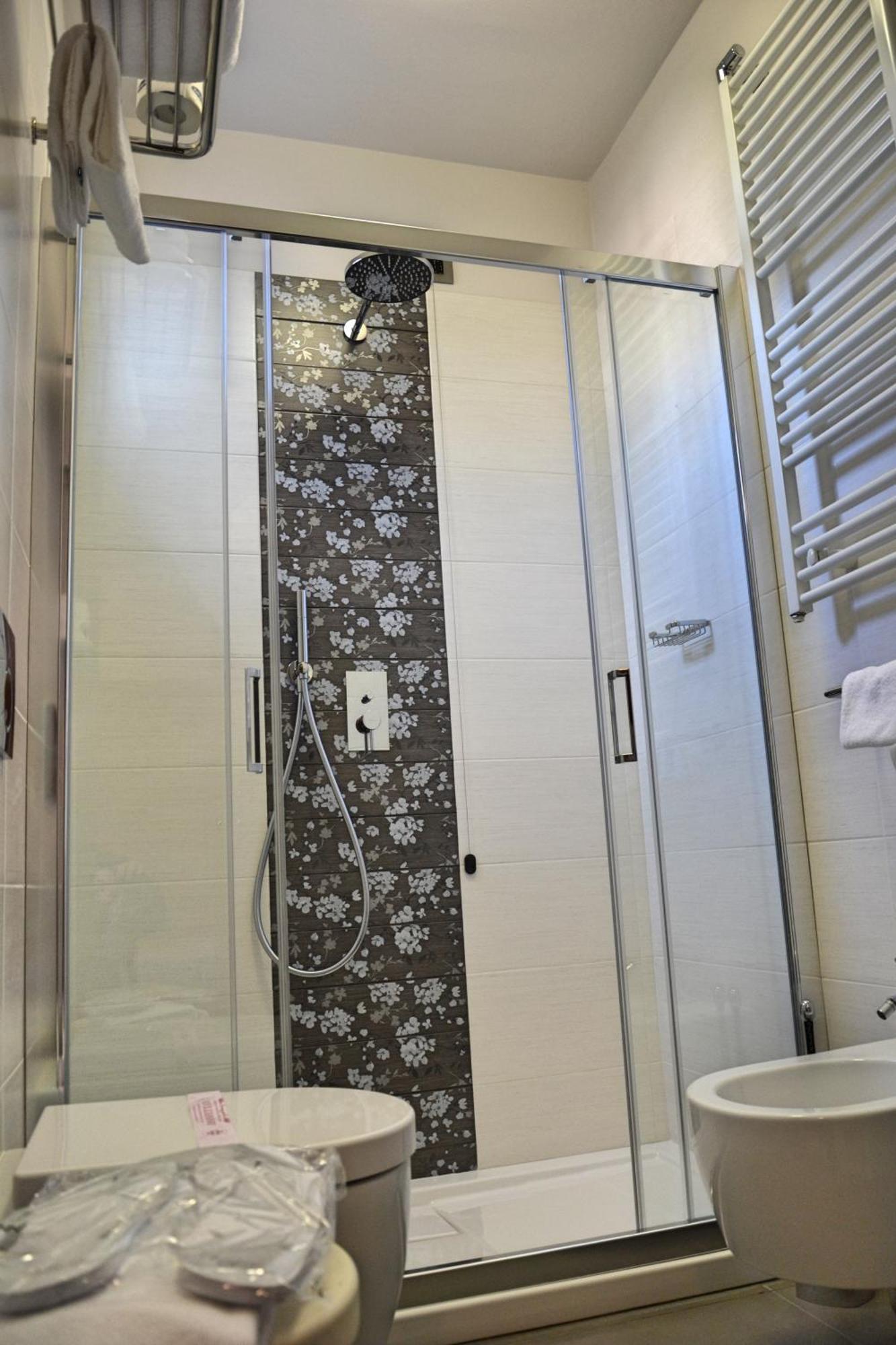 Hotel Tiffany Marina di Massa Habitación foto