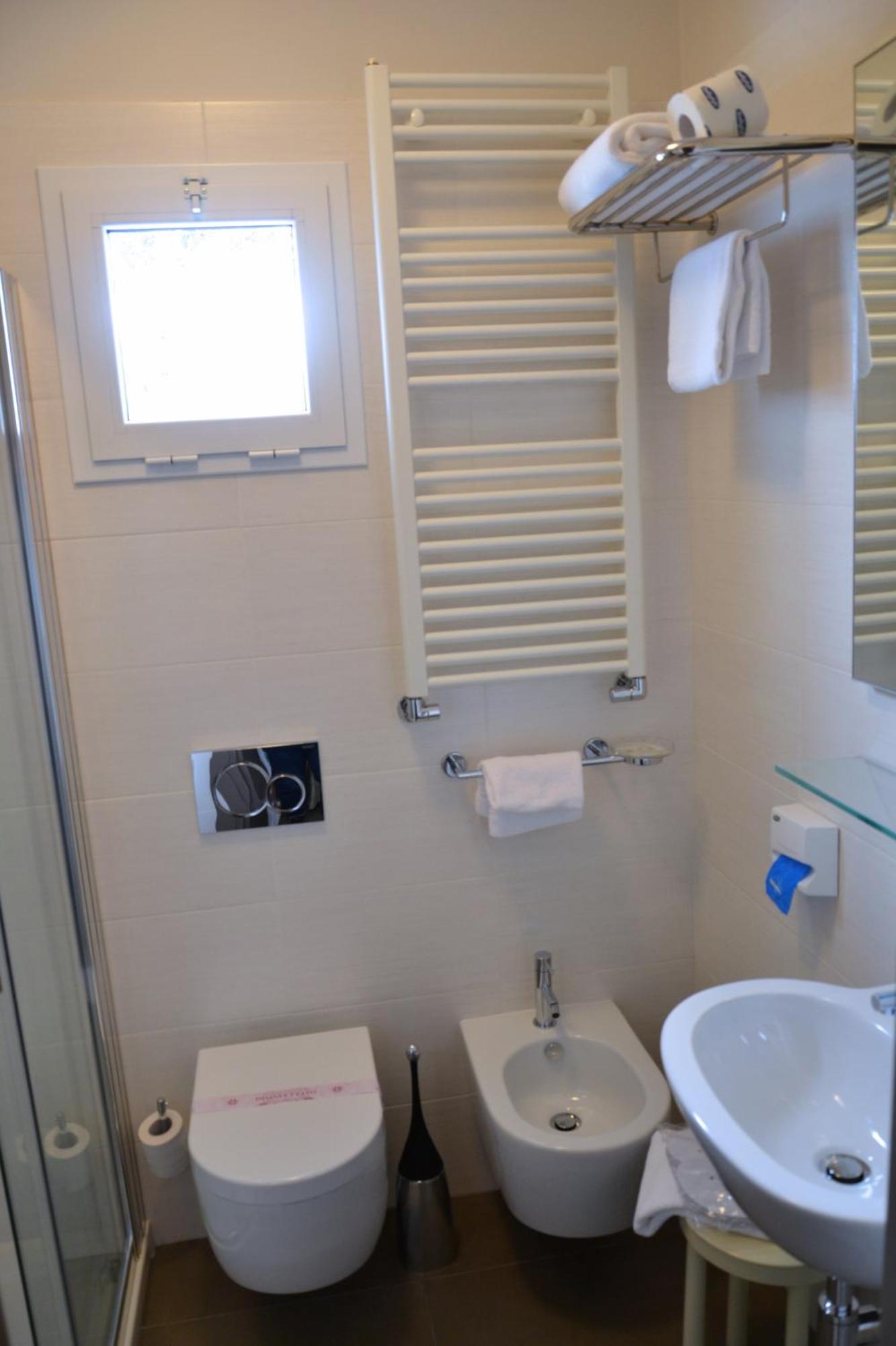 Hotel Tiffany Marina di Massa Habitación foto